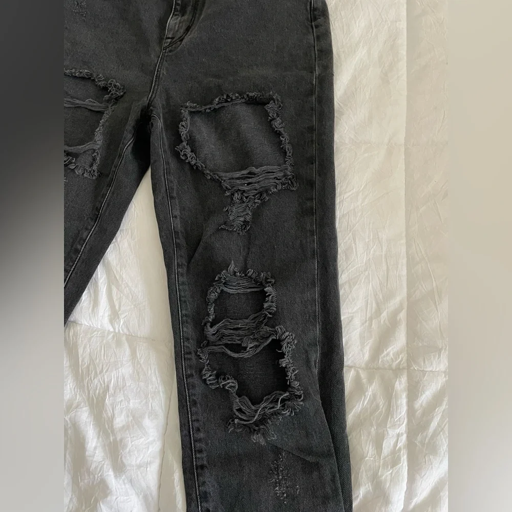 BDG Ripped Mom High Rise Jeans - Picture 3 of 5